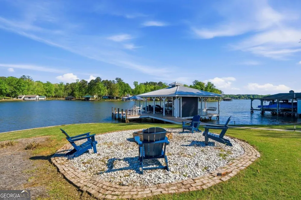 1090 Crooked Creek RD Eatonton, GA 31024
