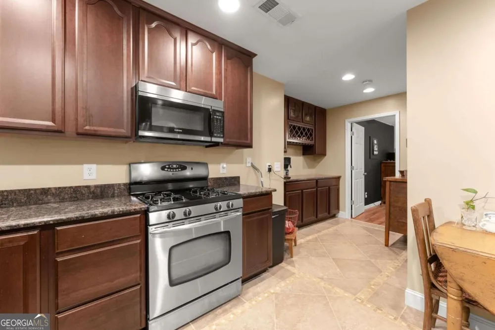 1165 Evergreen Oak WAY Dacula, GA 30019