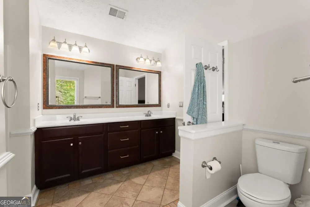 1165 Evergreen Oak WAY Dacula, GA 30019
