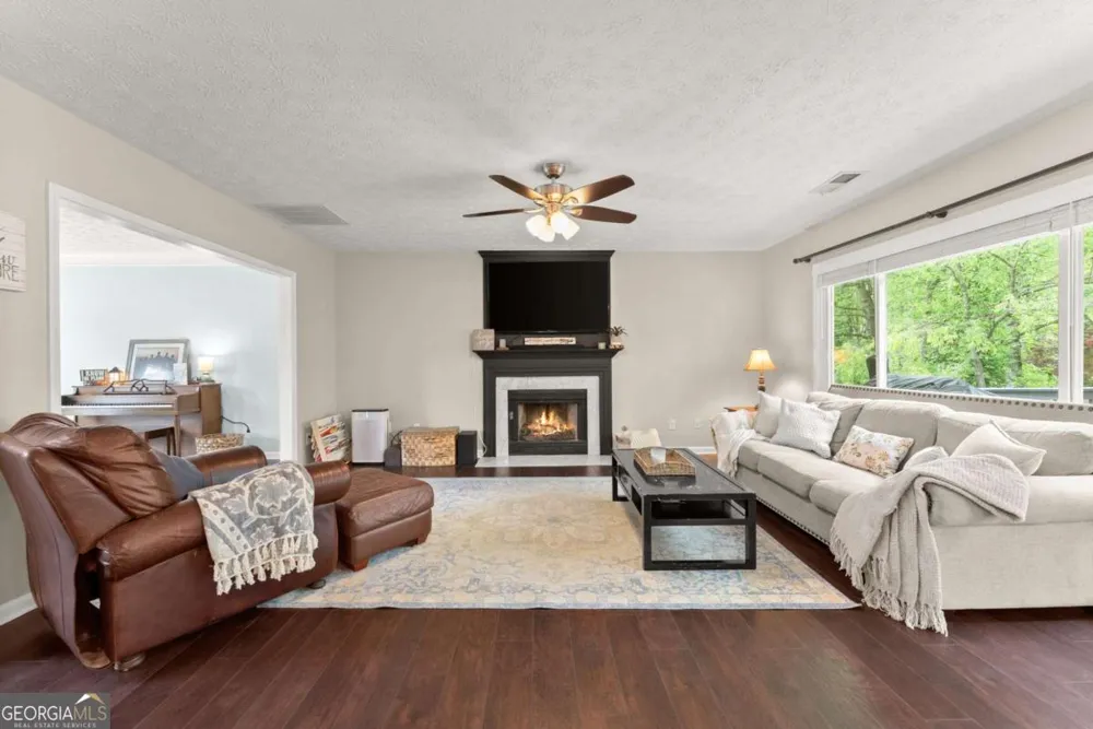 1165 Evergreen Oak WAY Dacula, GA 30019