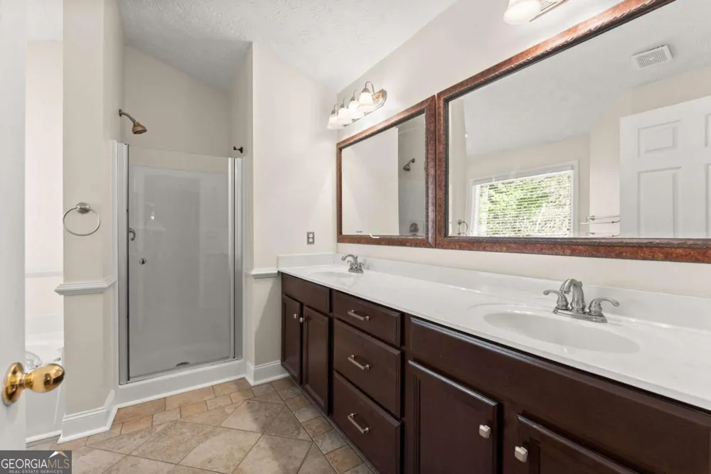 1165 Evergreen Oak WAY Dacula, GA 30019