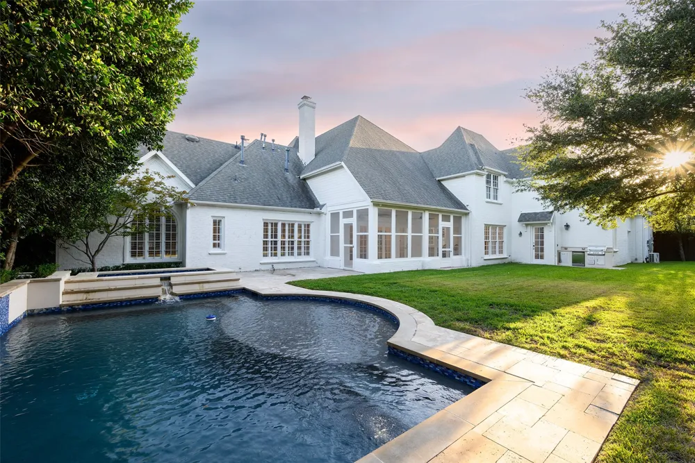 6419 Lakehurst Avenue Dallas, TX 75230