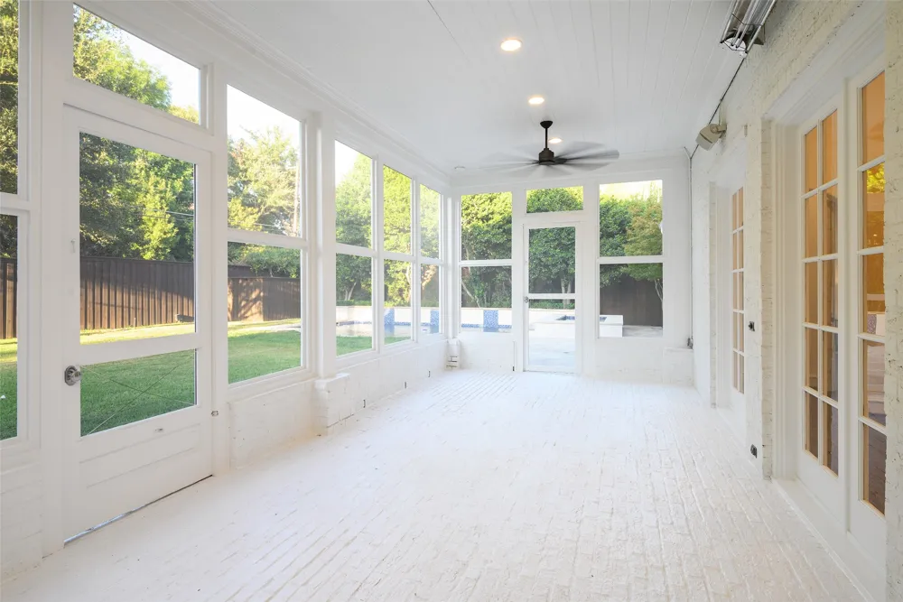 6419 Lakehurst Avenue Dallas, TX 75230