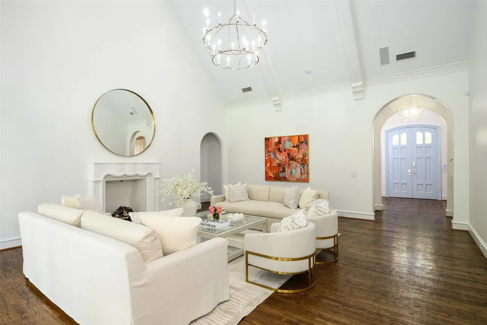 6419 Lakehurst Avenue Dallas, TX 75230