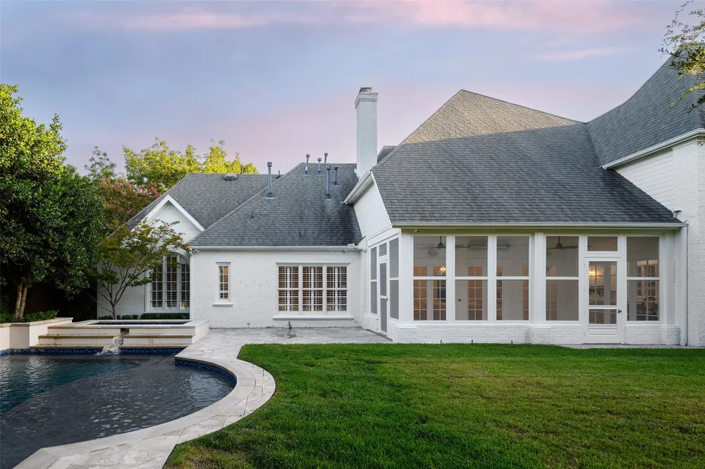 6419 Lakehurst Avenue Dallas, TX 75230