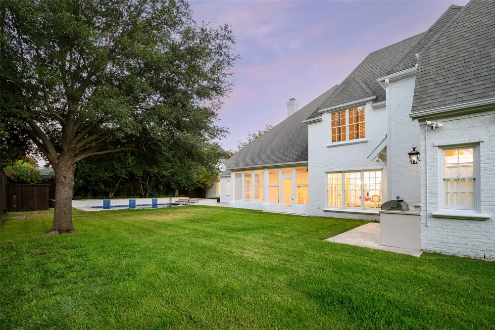 6419 Lakehurst Avenue Dallas, TX 75230