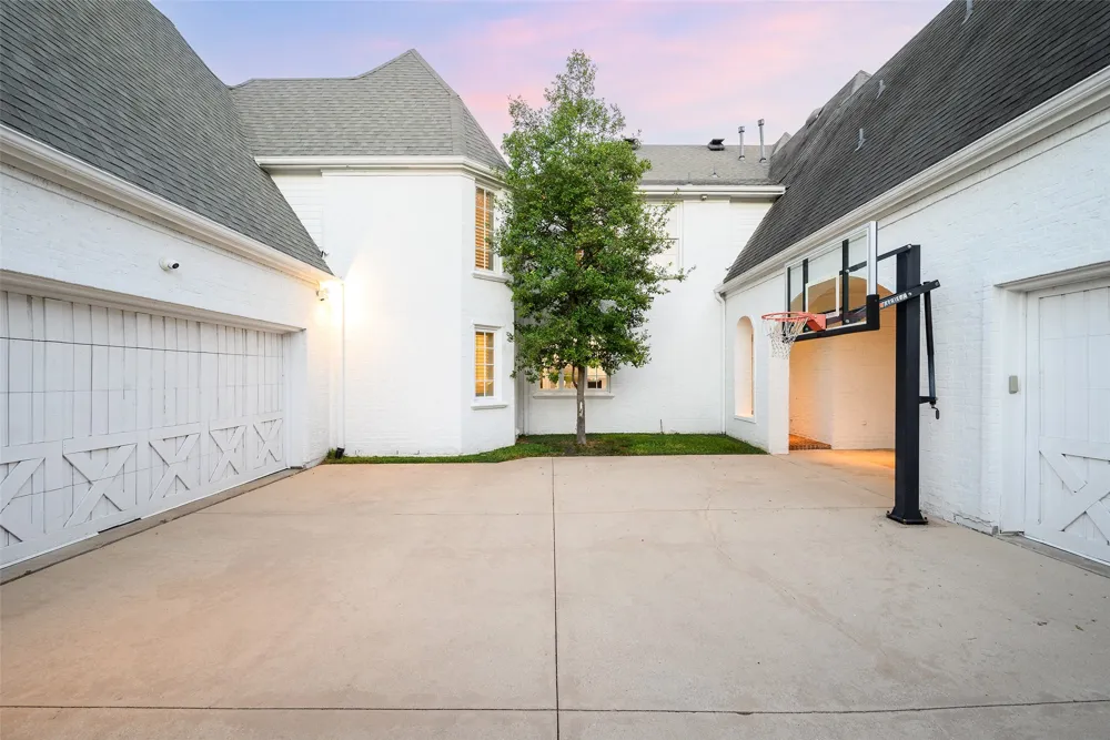 6419 Lakehurst Avenue Dallas, TX 75230