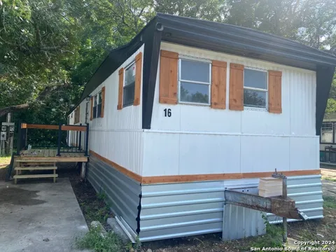 1311 W Hein Rd Unit 16