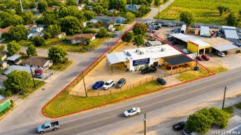 7402 NEW LAREDO HWY