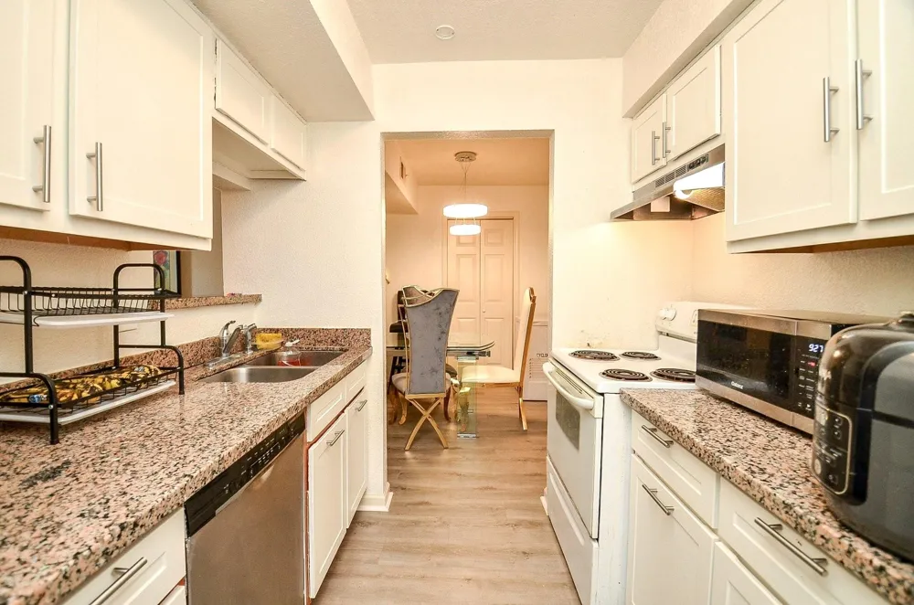 8100 Creekbend Dr #120 Houston, TX 77071