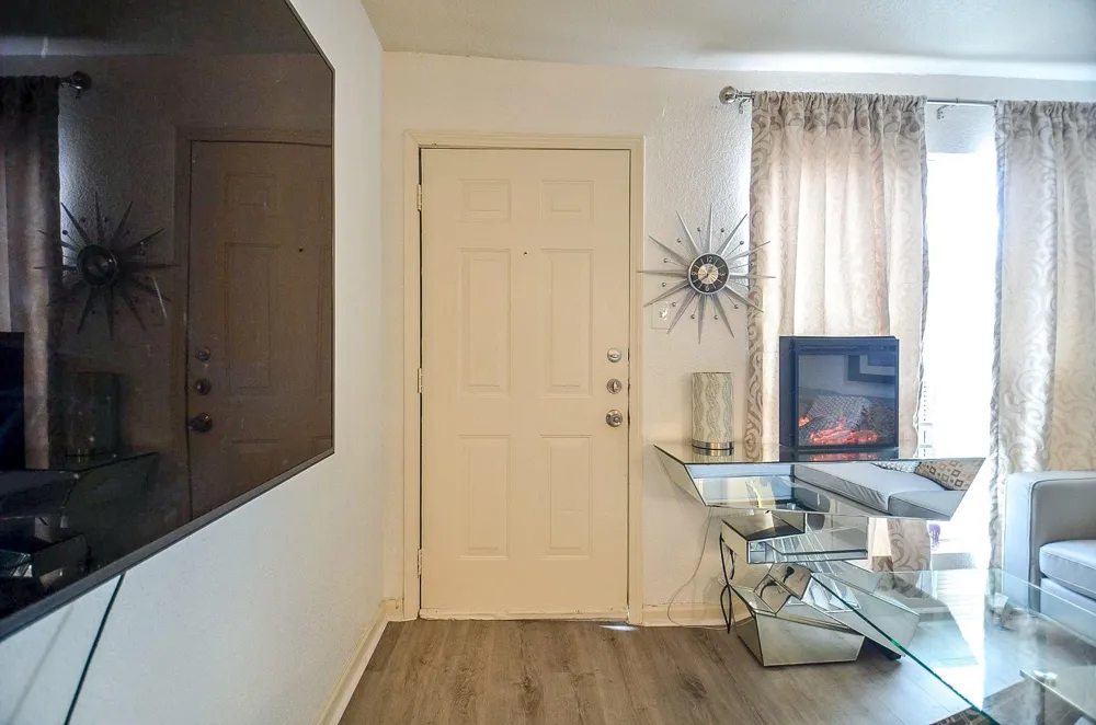8100 Creekbend Dr #120 Houston, TX 77071