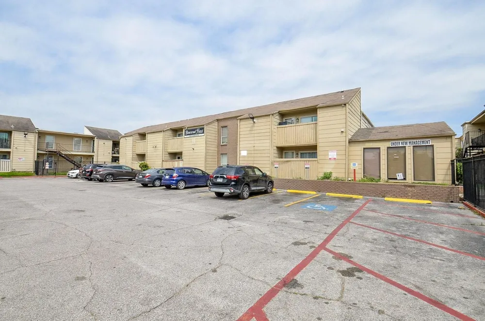 8100 Creekbend Dr #120 Houston, TX 77071