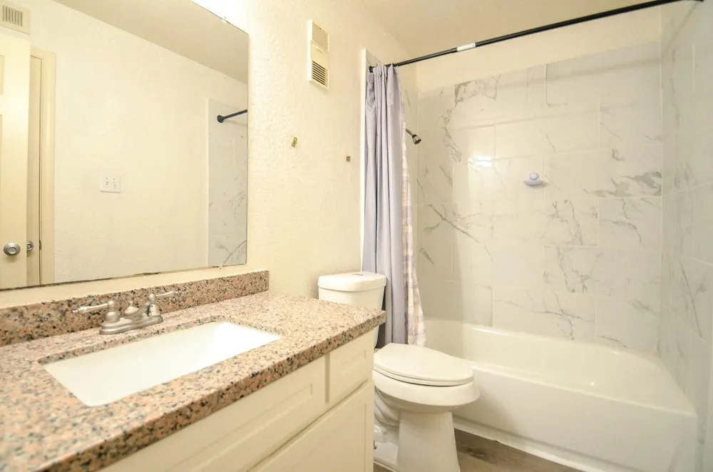 8100 Creekbend Dr #120 Houston, TX 77071
