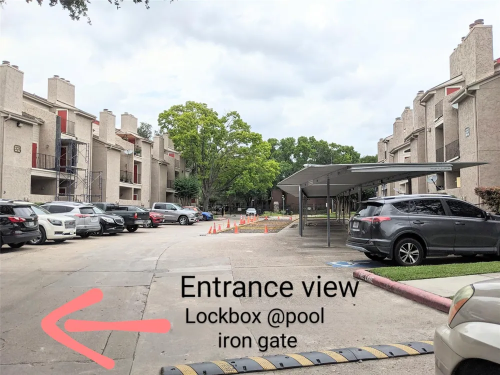 10855 Meadowglen Lane #702 Houston, TX 77042