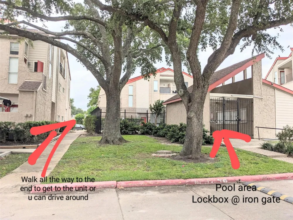 10855 Meadowglen Lane #702 Houston, TX 77042
