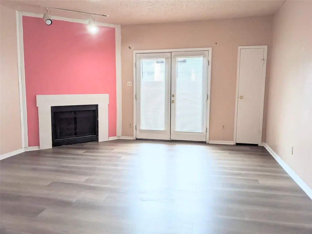 10855 Meadowglen Lane #702 Houston, TX 77042