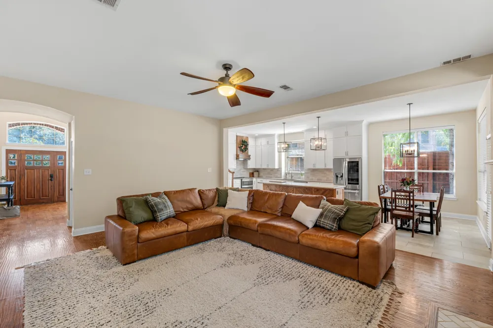 1620 McGreg Lane Carrollton, TX 75010