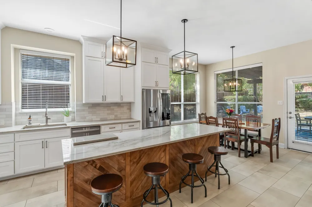 1620 McGreg Lane Carrollton, TX 75010