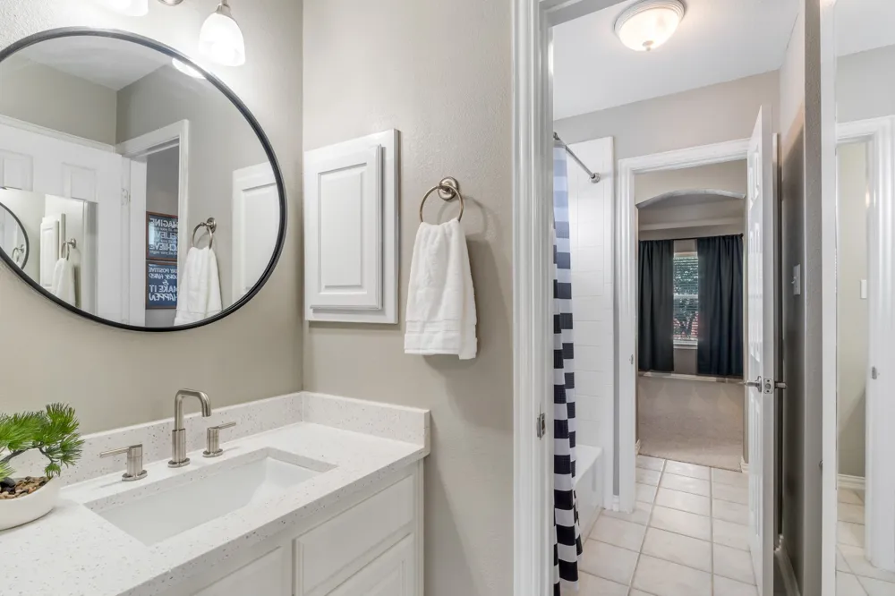 1620 McGreg Lane Carrollton, TX 75010