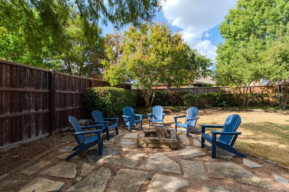 1620 McGreg Lane Carrollton, TX 75010