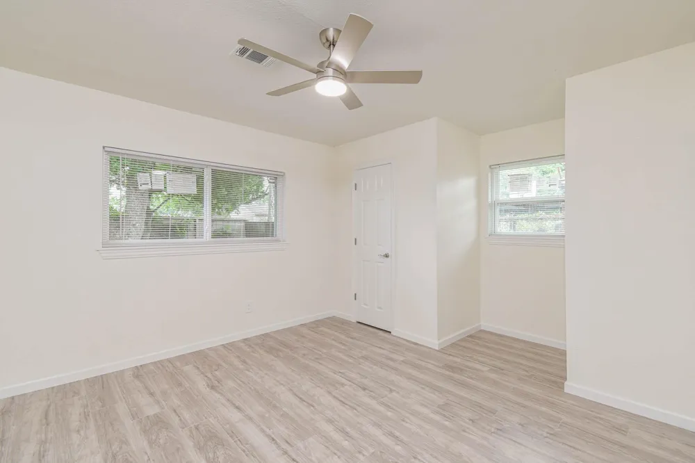 5003 Denoron Drive Houston, TX 77048
