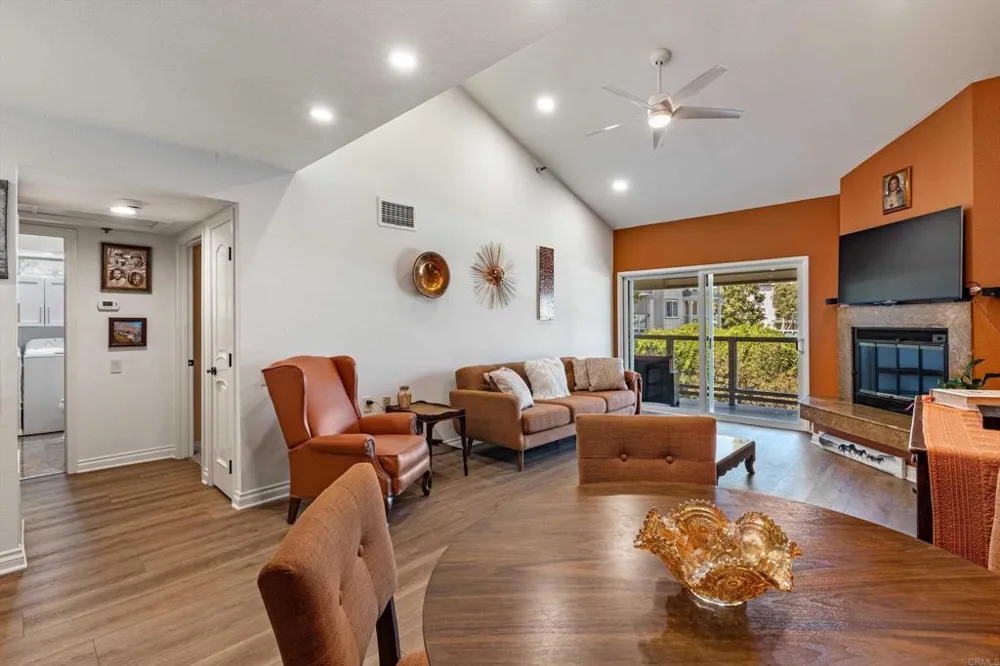 1664 Circa Del Lago #E202 San Marcos, CA 92078