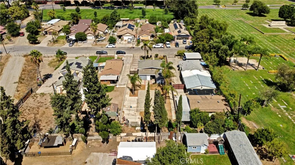 18883 6th Bloomington, CA 92316