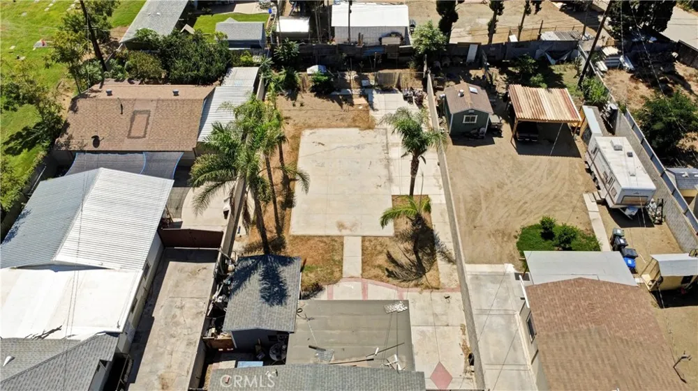 18883 6th Bloomington, CA 92316