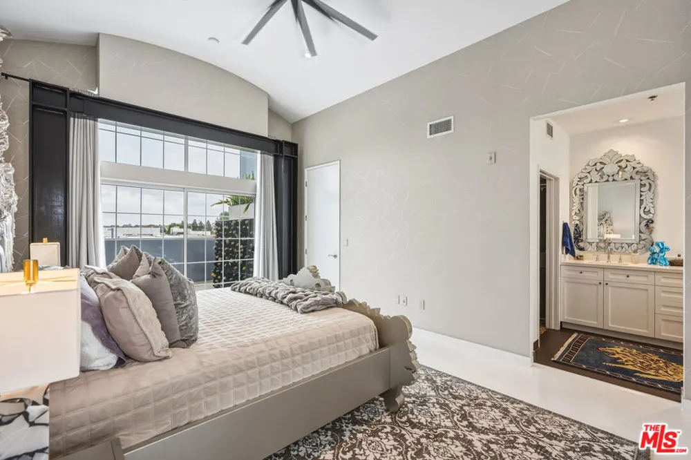 5400 Playa Vista Drive #23 Playa Vista, CA 90094