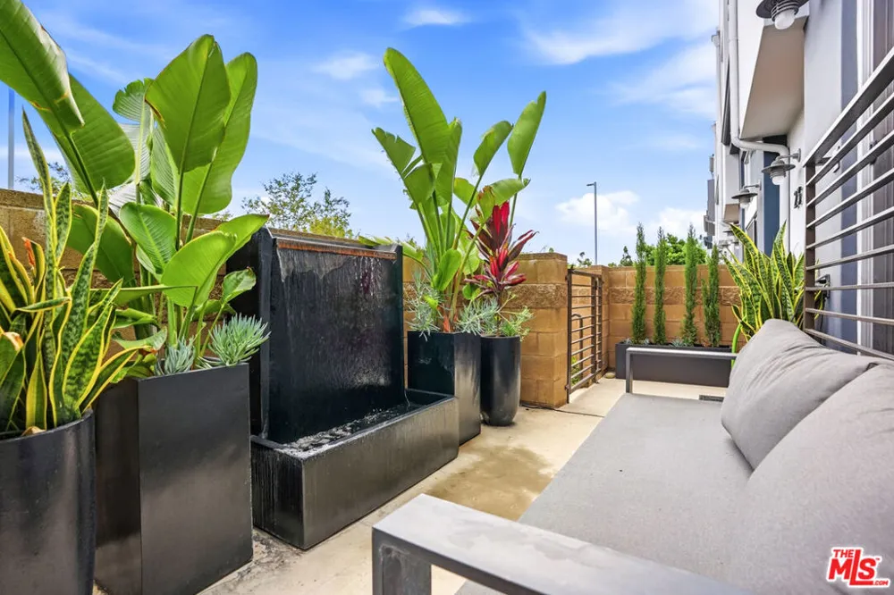 5400 Playa Vista Drive #23 Playa Vista, CA 90094