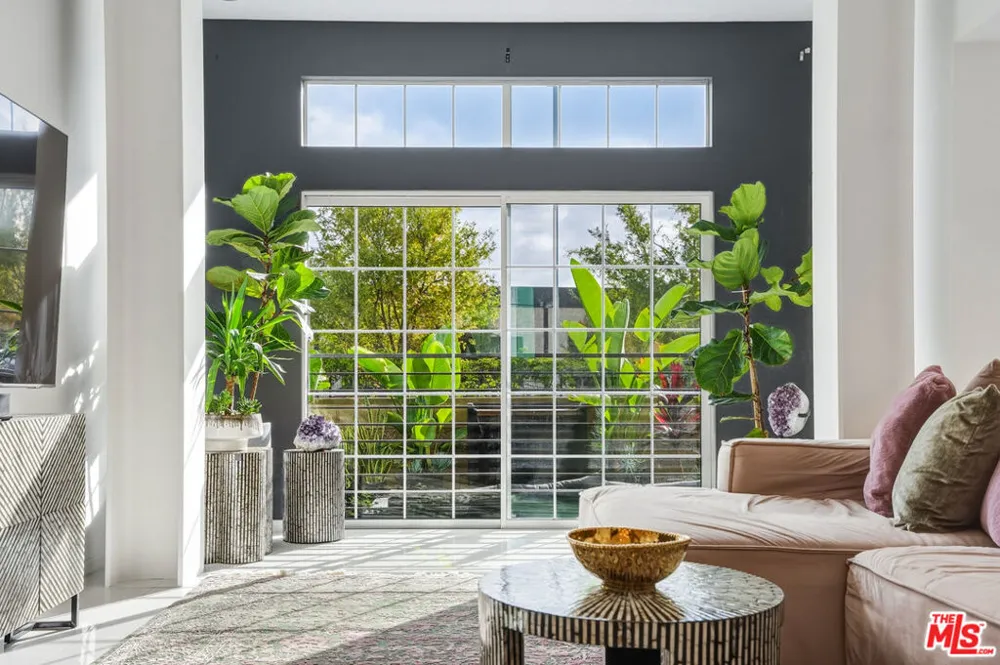 5400 Playa Vista Drive #23 Playa Vista, CA 90094