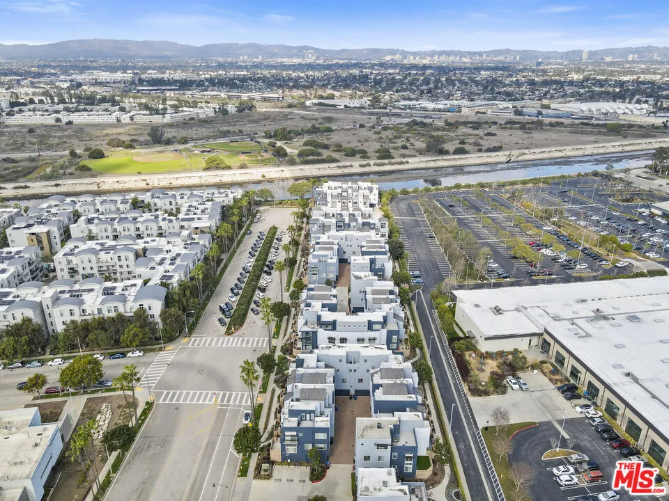 5400 Playa Vista Drive #23 Playa Vista, CA 90094