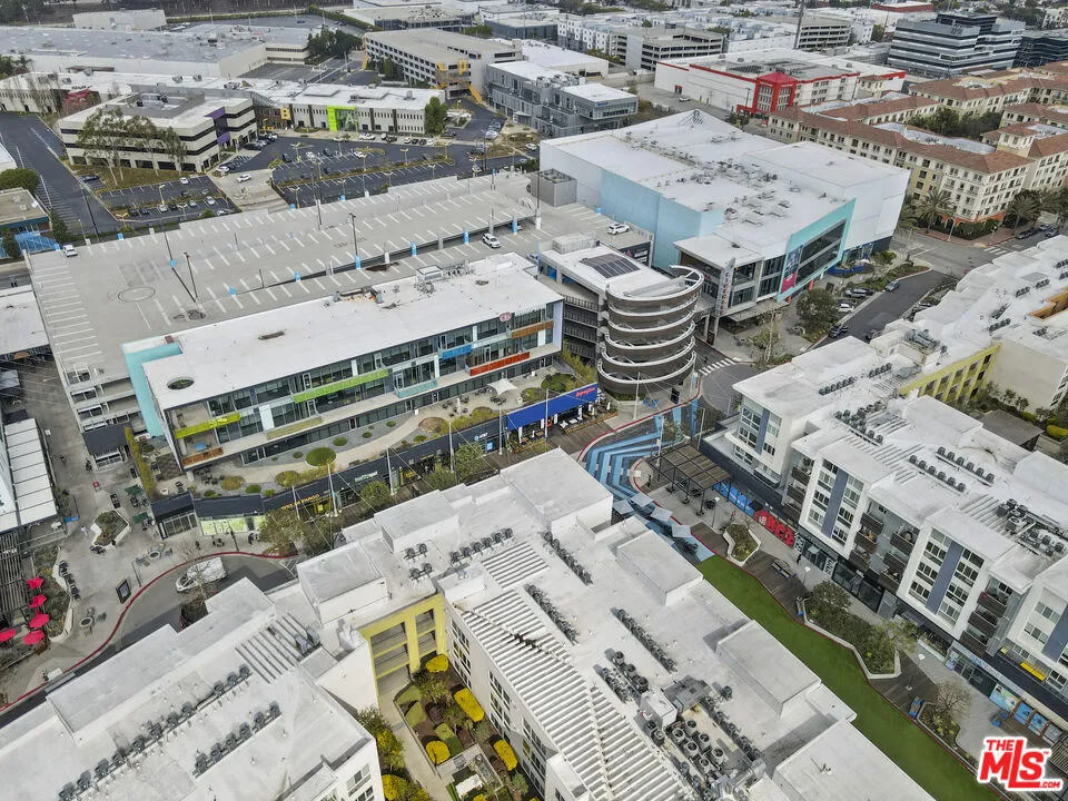 5400 Playa Vista Drive #23 Playa Vista, CA 90094
