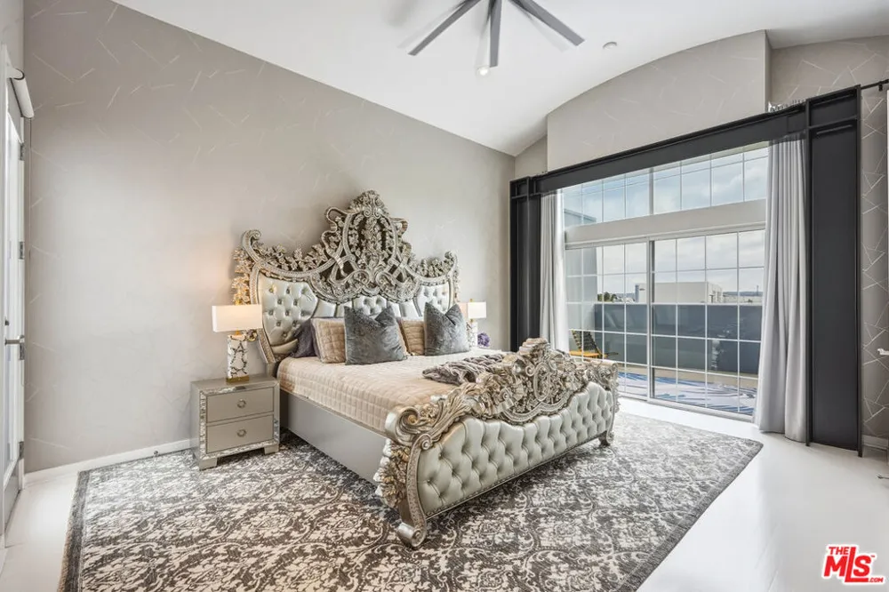 5400 Playa Vista Drive #23 Playa Vista, CA 90094