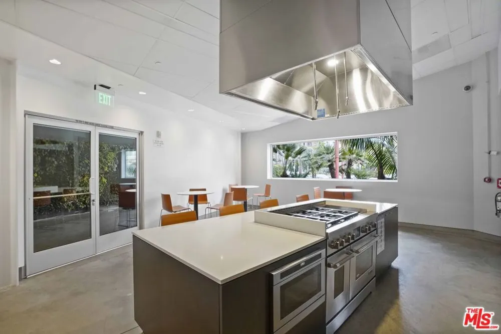 5400 Playa Vista Drive #23 Playa Vista, CA 90094