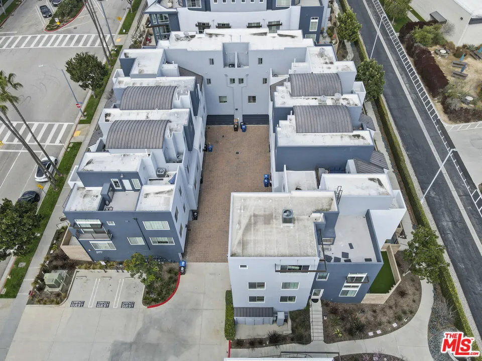 5400 Playa Vista Drive #23 Playa Vista, CA 90094