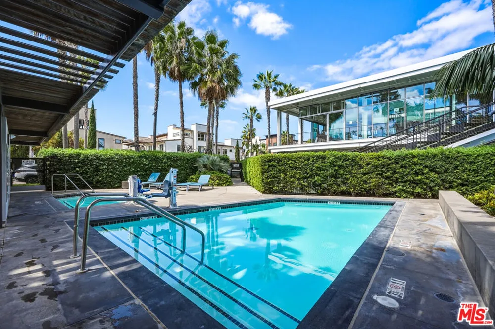 5400 Playa Vista Drive #23 Playa Vista, CA 90094