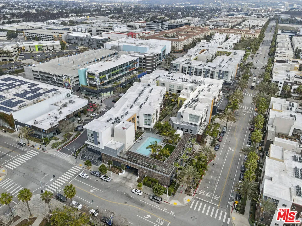 5400 Playa Vista Drive #23 Playa Vista, CA 90094