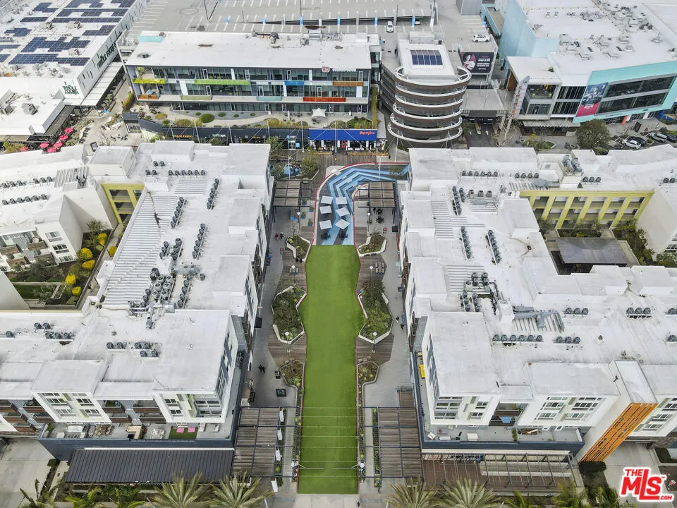 5400 Playa Vista Drive #23 Playa Vista, CA 90094