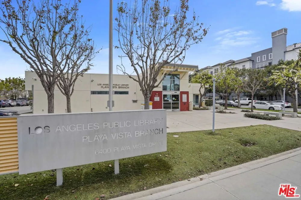 5400 Playa Vista Drive #23 Playa Vista, CA 90094