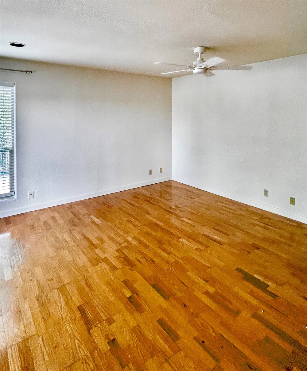 112 W 38TH STREET #202 Austin, TX 78705