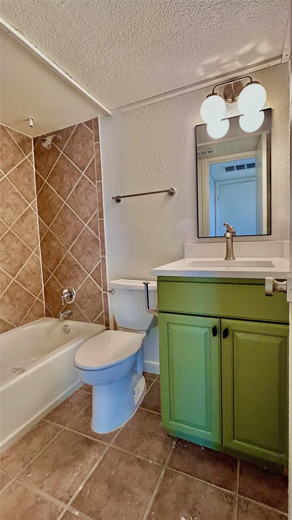 112 W 38TH STREET #202 Austin, TX 78705