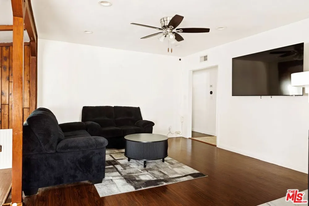 205 E Hurst Street Covina, CA 91723