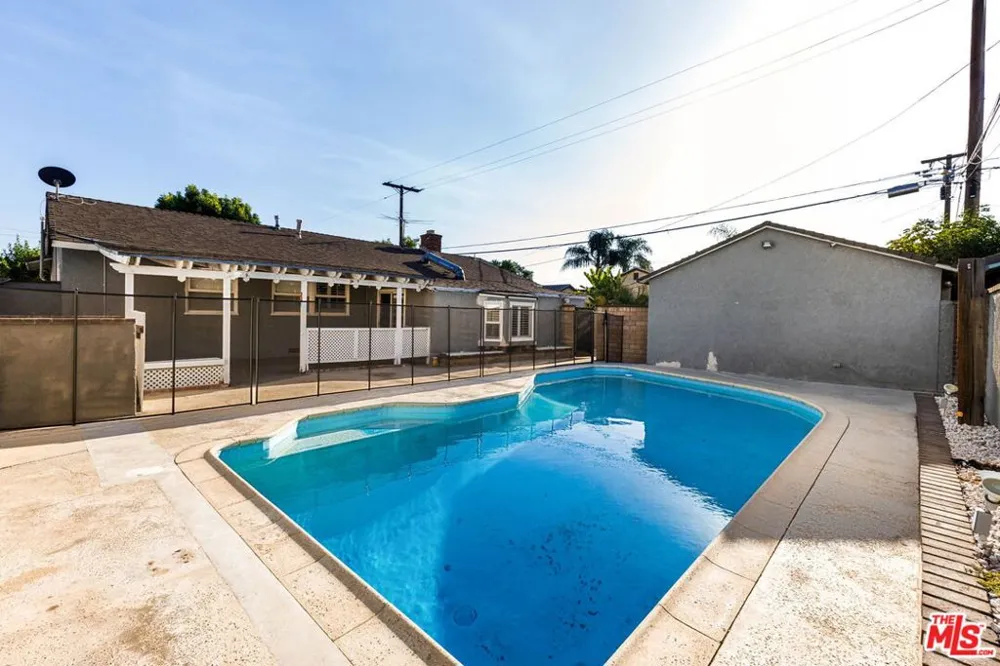 205 E Hurst Street Covina, CA 91723