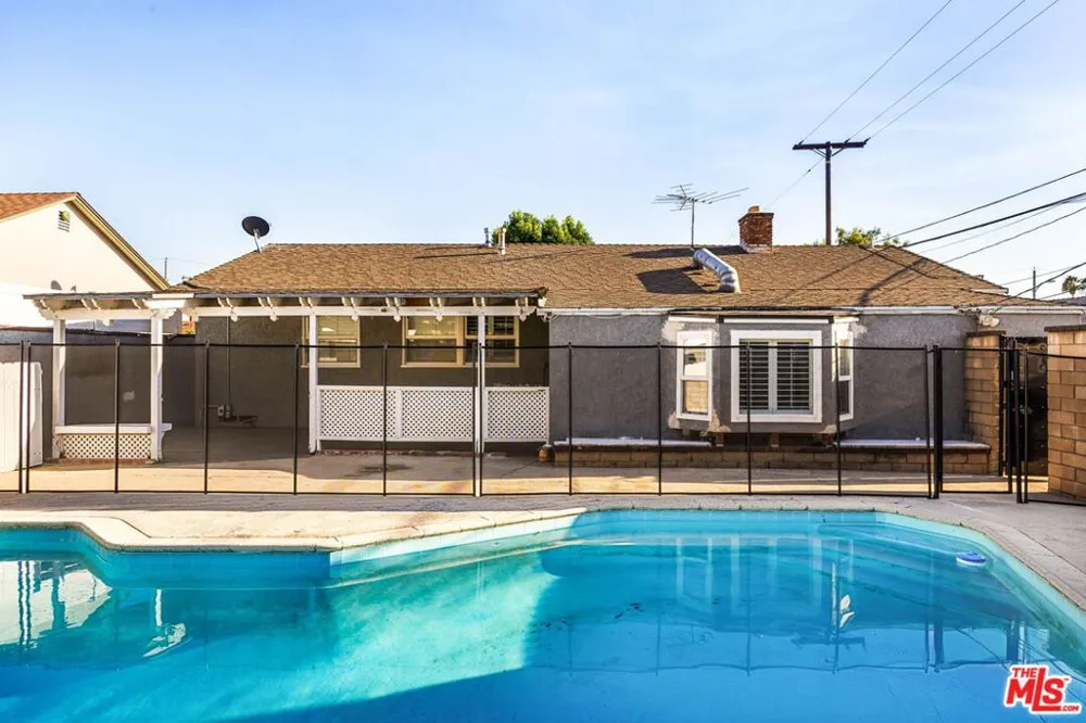 205 E Hurst Street Covina, CA 91723