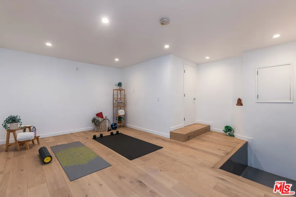 418 Wren Drive Los Angeles, CA 90065