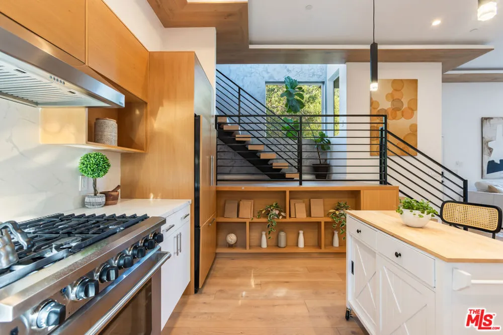 418 Wren Drive Los Angeles, CA 90065
