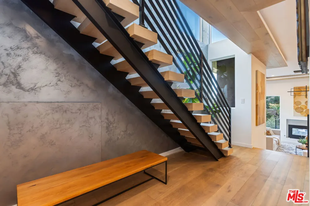 418 Wren Drive Los Angeles, CA 90065