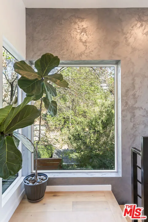 418 Wren Drive Los Angeles, CA 90065