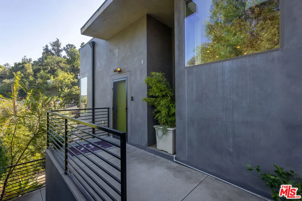 418 Wren Drive Los Angeles, CA 90065